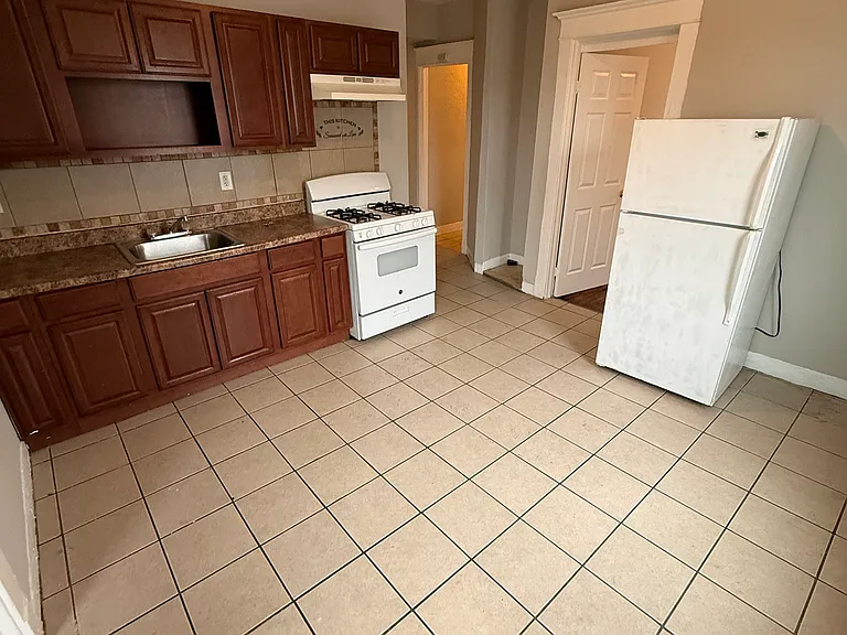 121 Orchard St #2 — Photo 5