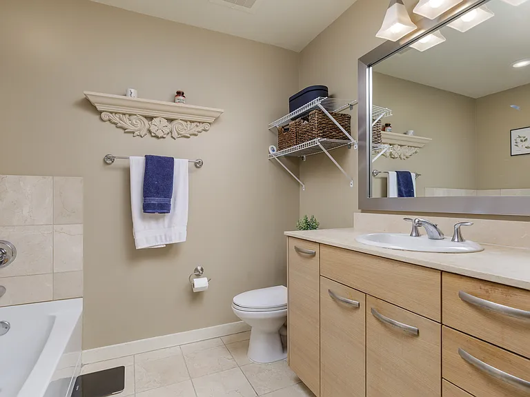 1200 Main St #306 — Photo 15