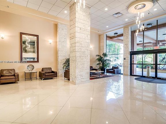 5th image of 290 174th St APT 406