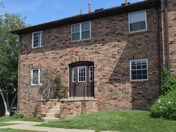 1402 21st Avenue Pl, Coralville, IA 52241