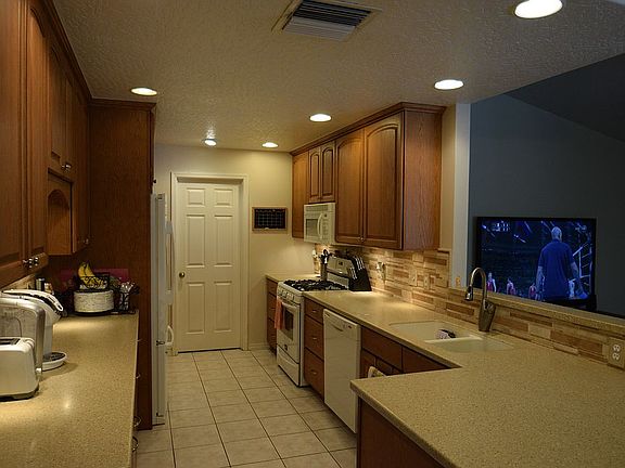 4th image of 2465 Wild Wood Dr