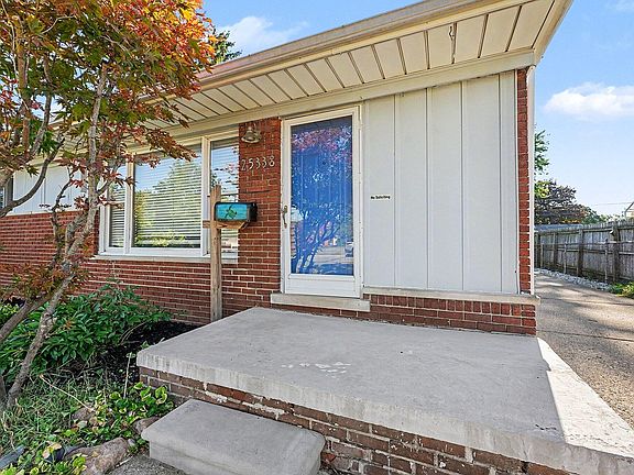 4th image of 25338 Wagner Ave