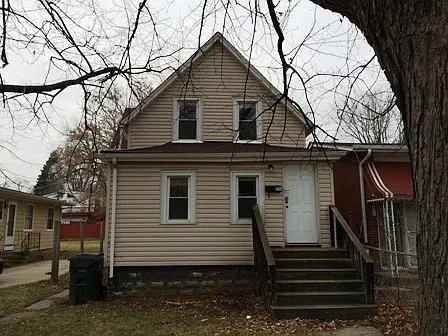 1916 Greenfield Ave photo 1