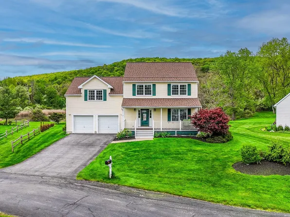 37 W Deer Trail, Pawling, NY 12564