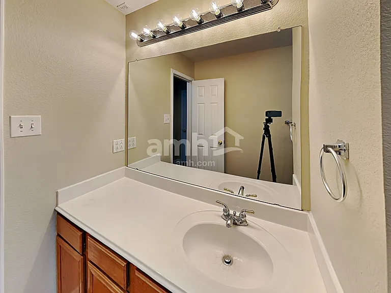 316 Stormydale Ln — Photo 16