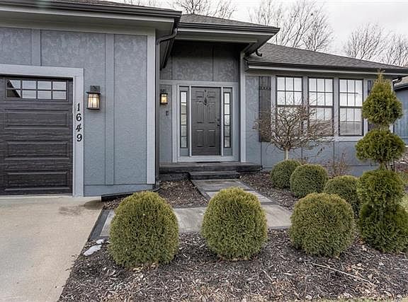 3rd image of 1649 SE Dalton Dr