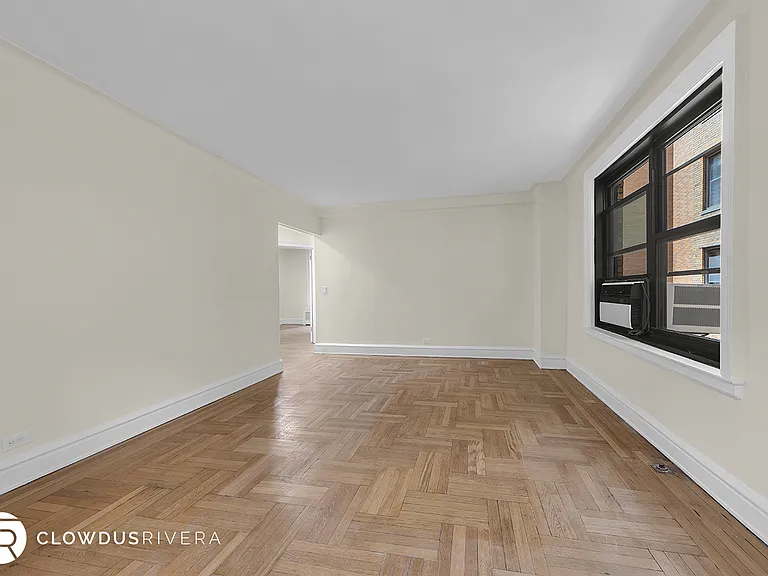 300 W 108th St #2D — Photo 3