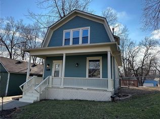311 Chestnut St, Leavenworth, KS 66048