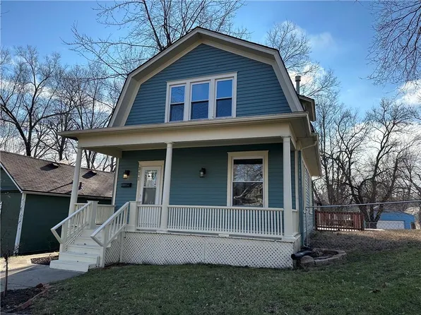 311 Chestnut St, Leavenworth, KS 66048