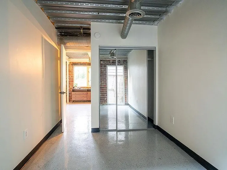 15 Burbank Dr SW #3 — Photo 2