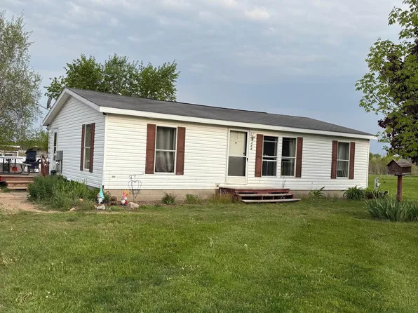 5150 Quarterline Rd, Kewadin, MI 49648