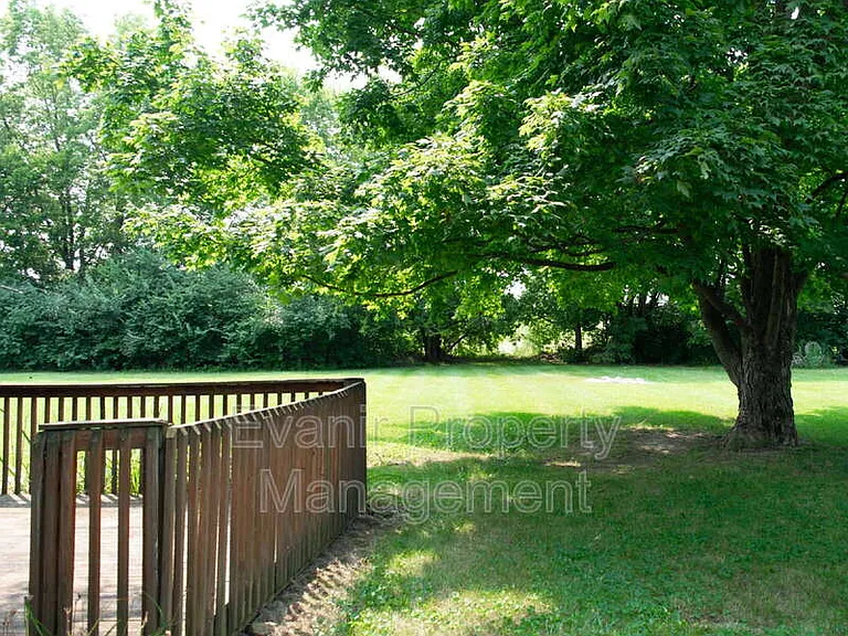 3160 Honeysuckle Dr — Photo 7