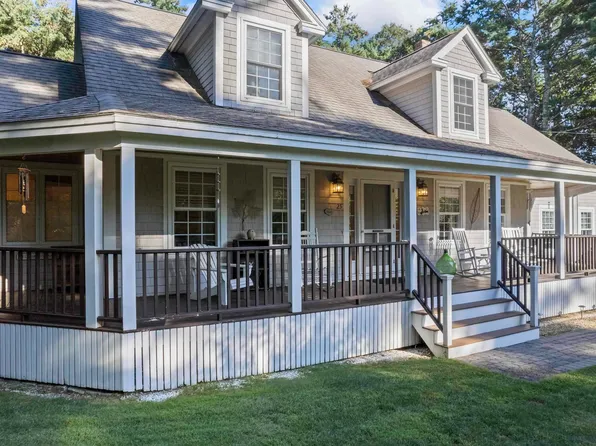 25 Logging Road, York, ME 03902