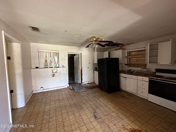 5th image of 9011 COCOA Avenue