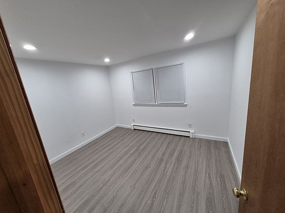 3rd image of 213 Sanford Ave Floor 2