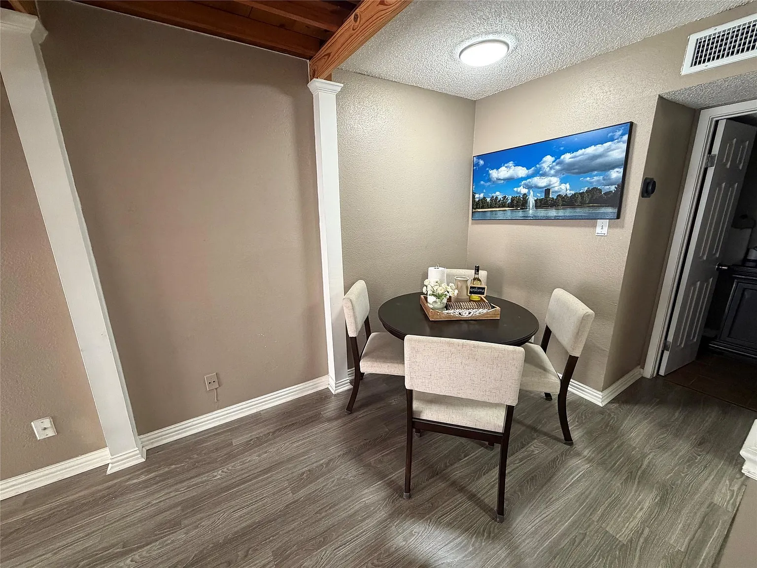 1 bed, 1.0 bath, 467 sqft, $1,000 — Photo 4