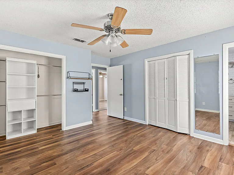 701 Topeka Dr — Photo 8