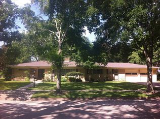 301 Avenue A St, El Campo, TX 77437