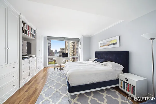 Sold by Halstead Real Estate | media 24