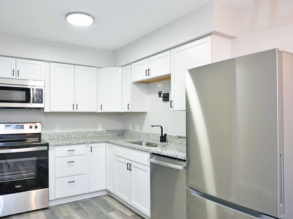 30 Dean - CRE, 30 Dean Ave E APT 10, Champlin, MN 55316