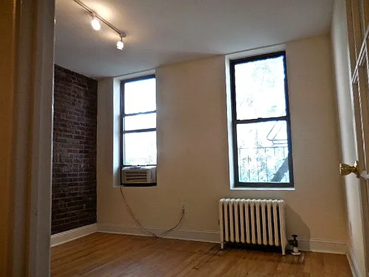 Rented by Urban Real Estate Property Group Inc | media 8