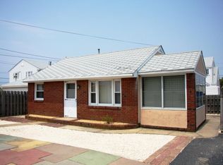 23 Elizabeth Ave, Lavallette, NJ 08735