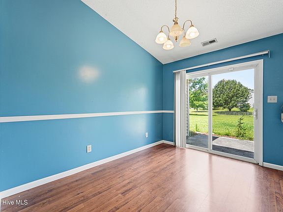 5th image of 310 Steller Road