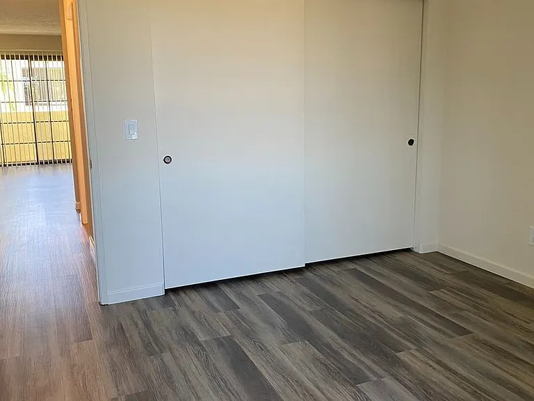 Los Olivos Apartments — Photo 30