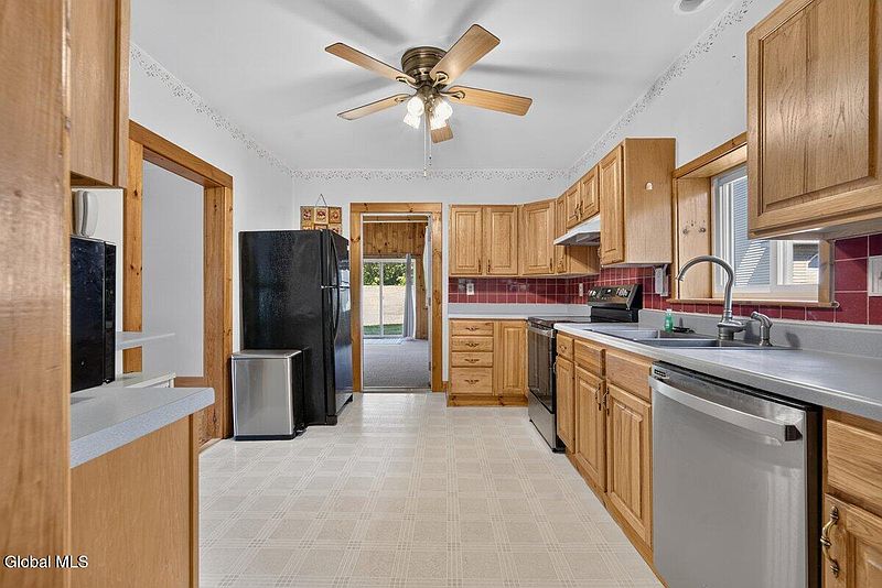 5th image of 67 Hilton Road