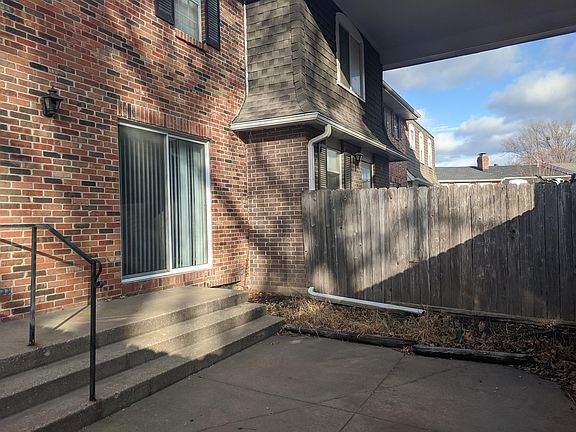 2nd image of 8522 W 85th St