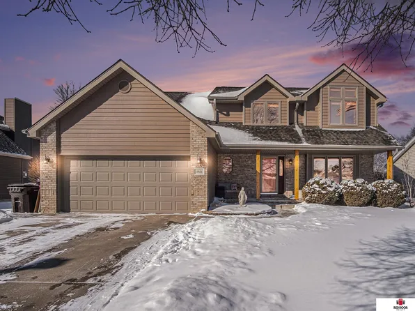 2921 Crown Pointe Rd, Lincoln, NE 68506