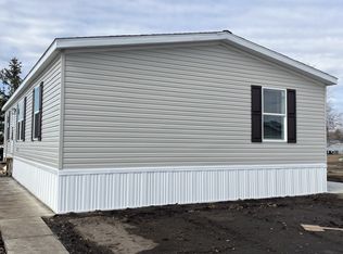 853 S 11th St, Dekalb, IL 60115