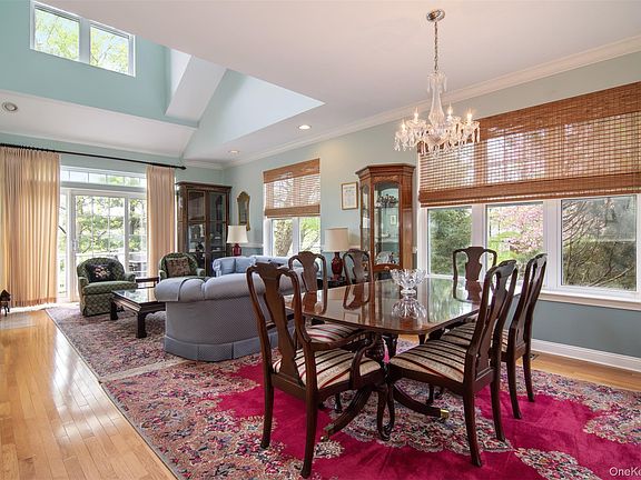 4th image of 16 Wyldwood Drive