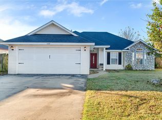 1409 Sunrise Cir, Siloam Springs, AR 72761