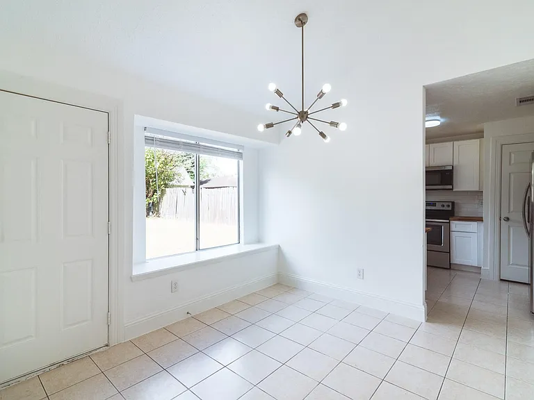 8602 Rockmont Ct — Photo 6
