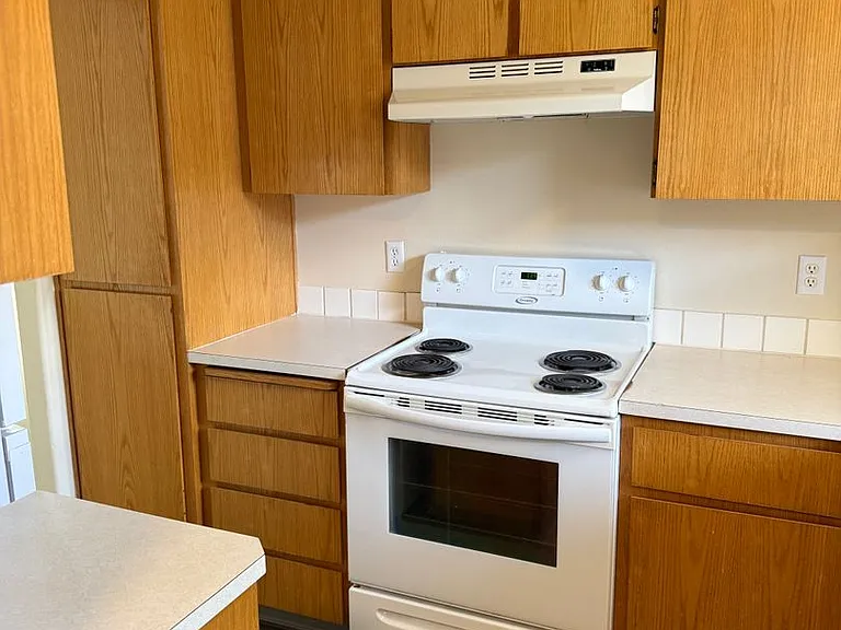 7703 N Gloucester Ave — Photo 9