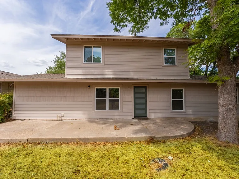 1307 Berkshire Dr — Photo 35