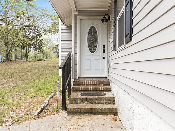 5th image of 207 Winter Place