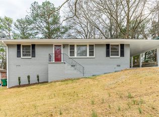 1121 N Parkwood Dr, Forest Park, GA