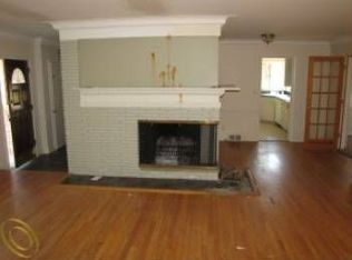 7160 Lahser Rd, Bloomfield Hills, MI 48301