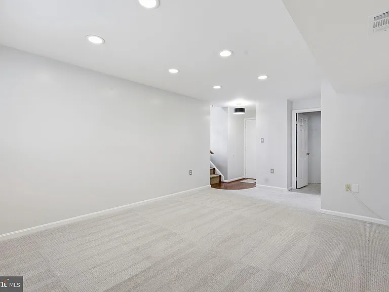 7690 Green Garland Dr — Photo 13