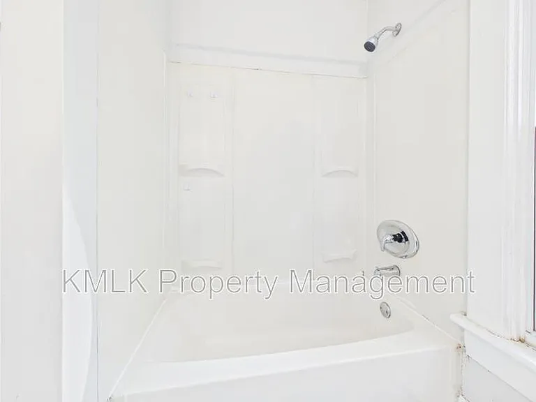 701 Kling St — Photo 28
