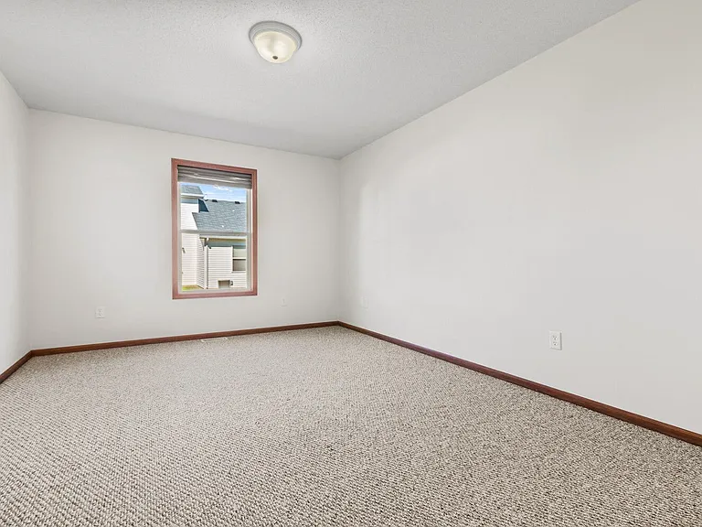 Woodland Creek Townhomes - Saginaw, MI — Photo 12