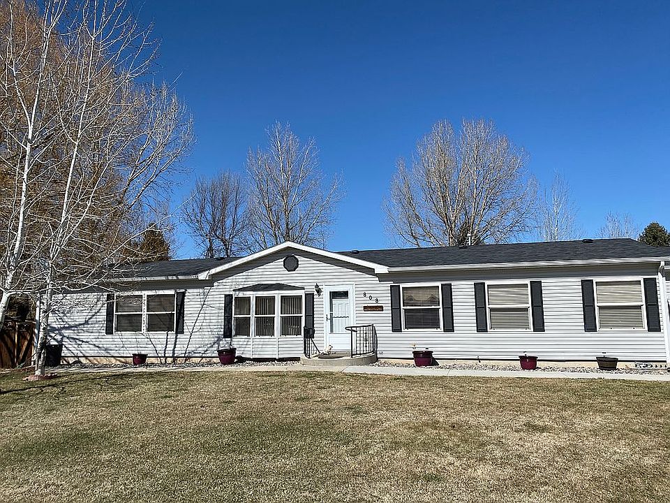 2nd image of 808 Clipper Cir