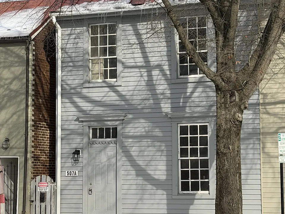 507 Caroline St #101