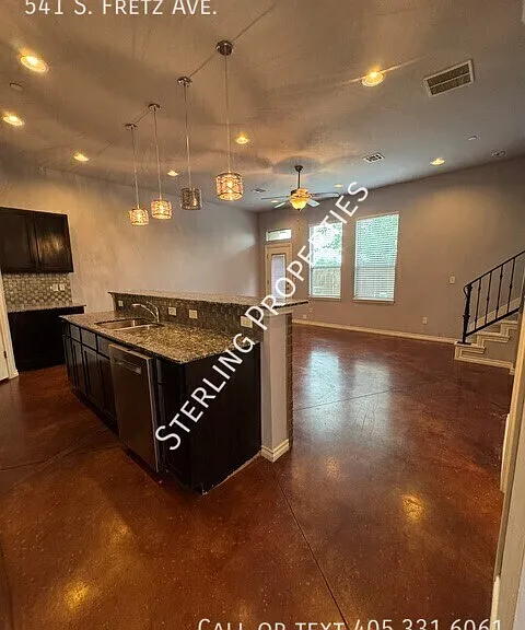 541 S Fretz Ave — Photo 2