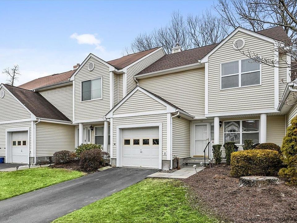 1st image of 15 Twin Ponds Dr