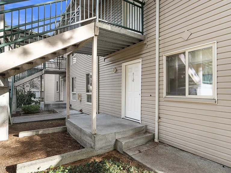 Lakeridge Apartments — Photo 20