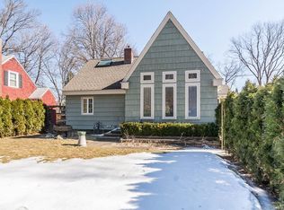 130 Park Ave E, Lowell, MA 01852