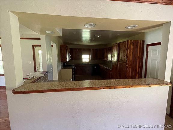4th image of 2540 S 57th West Ave
